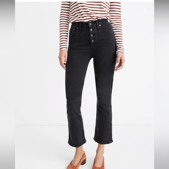 Cali Demi-Boot Jeans in Bellspring Wash: Button-Front Edition size 24 black - Picture 5 of 10